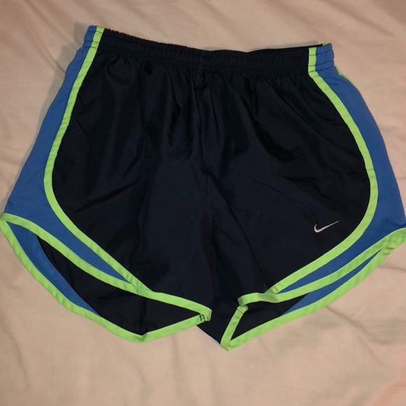 Four pair Nike dri-fit shorts size small - Picture 2 of 5